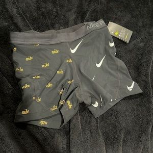 Nike size L Pro Training shorts